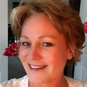 Meet your Posher, Leslie